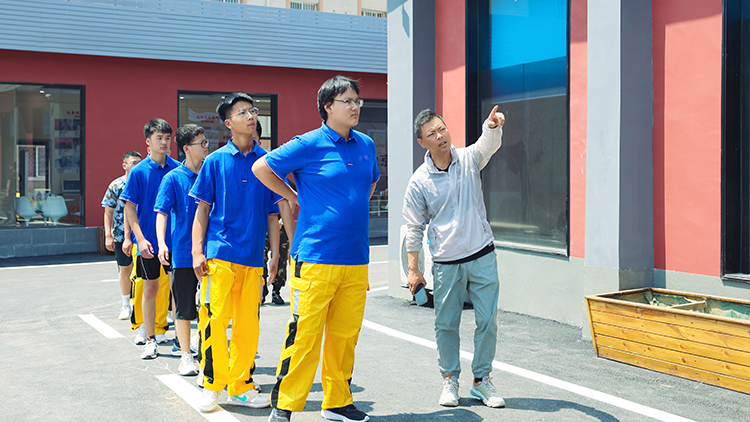 �����δ�����������У԰